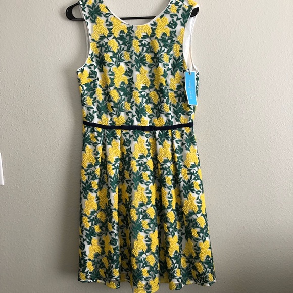 NWT Gorgeous green and yellow floral embroidered dress - Picture 3 of 10